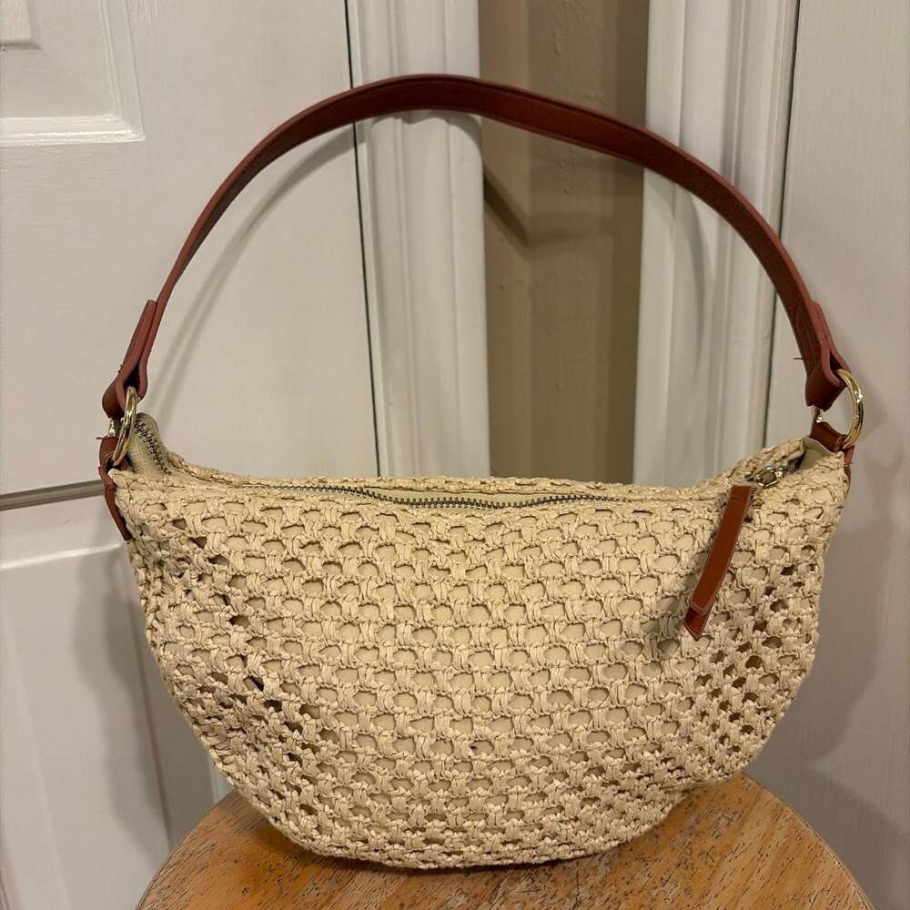 Universal Thread Tan Straw Shoulder Bag